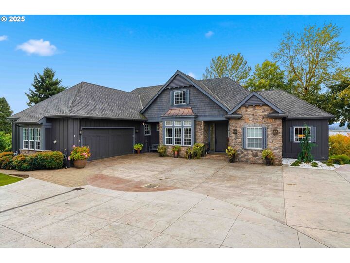 Property Photo:  1016 SE 64th Ct  WA 98661 