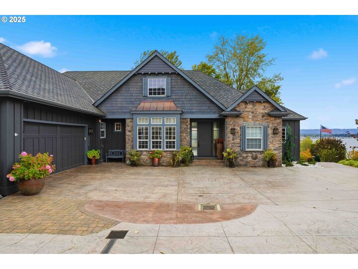 Property Photo: 1016 SE 64th Ct WA 98661