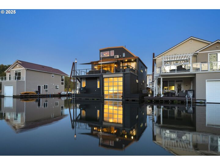 Property Photo: 18525 NE Marine Dr B8 OR 97230