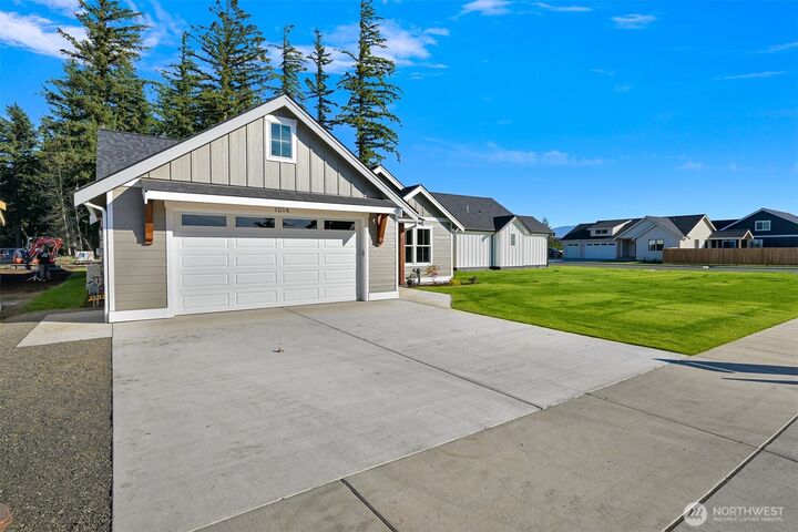 Property Photo:  1014  Night Hawk Way  WA 98247