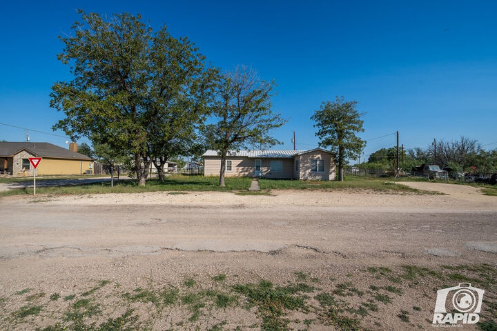 Property Photo:  18 8th Street  TX 76951 