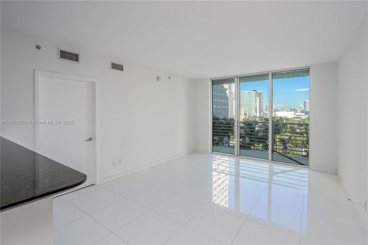 Property Photo:  325 S Biscayne Blvd 1722  FL 33131 