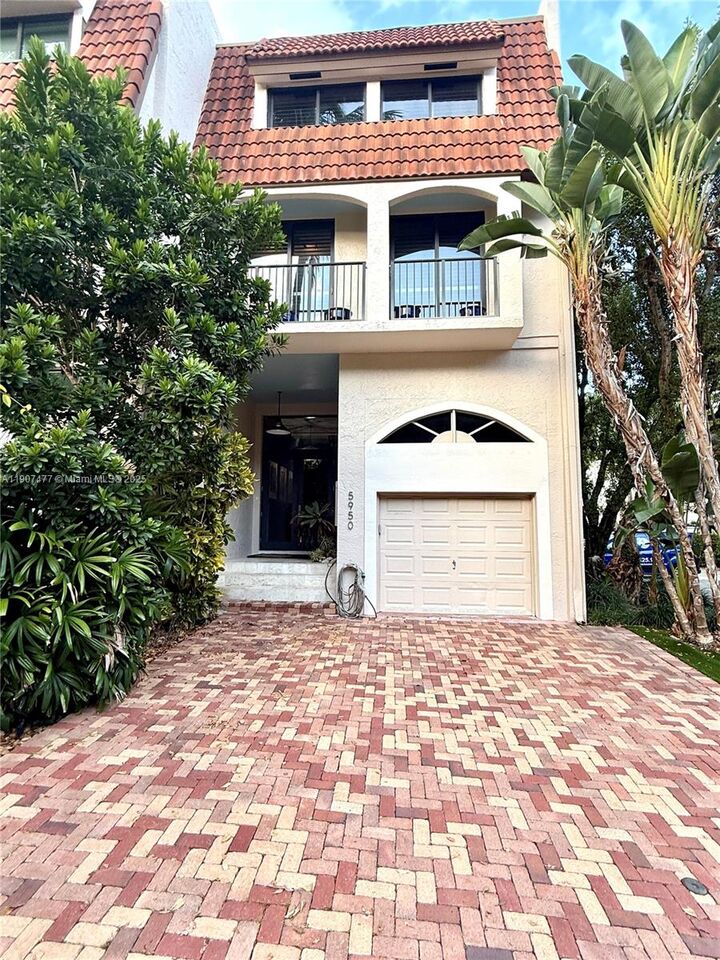 Property Photo: 5950 Paradise Point Dr FL 33157