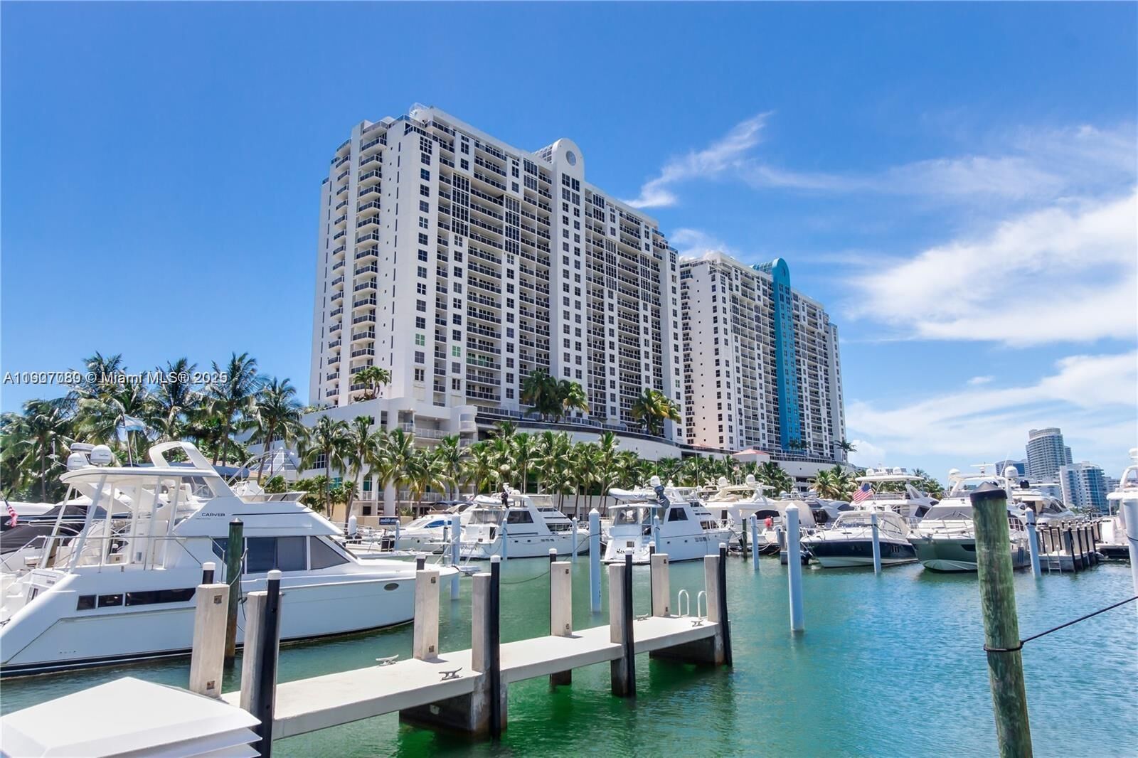 Property Photo:  1800 Sunset Harbour Dr 1505  FL 33139