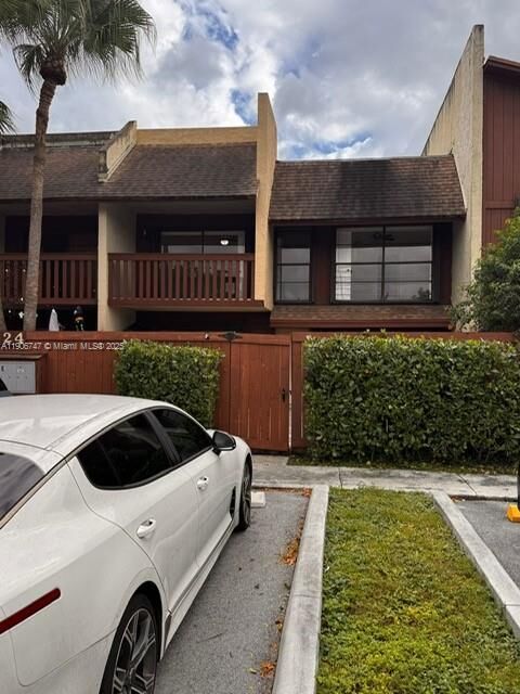 6724 SW 114th Pl F  Miami FL 33173 photo