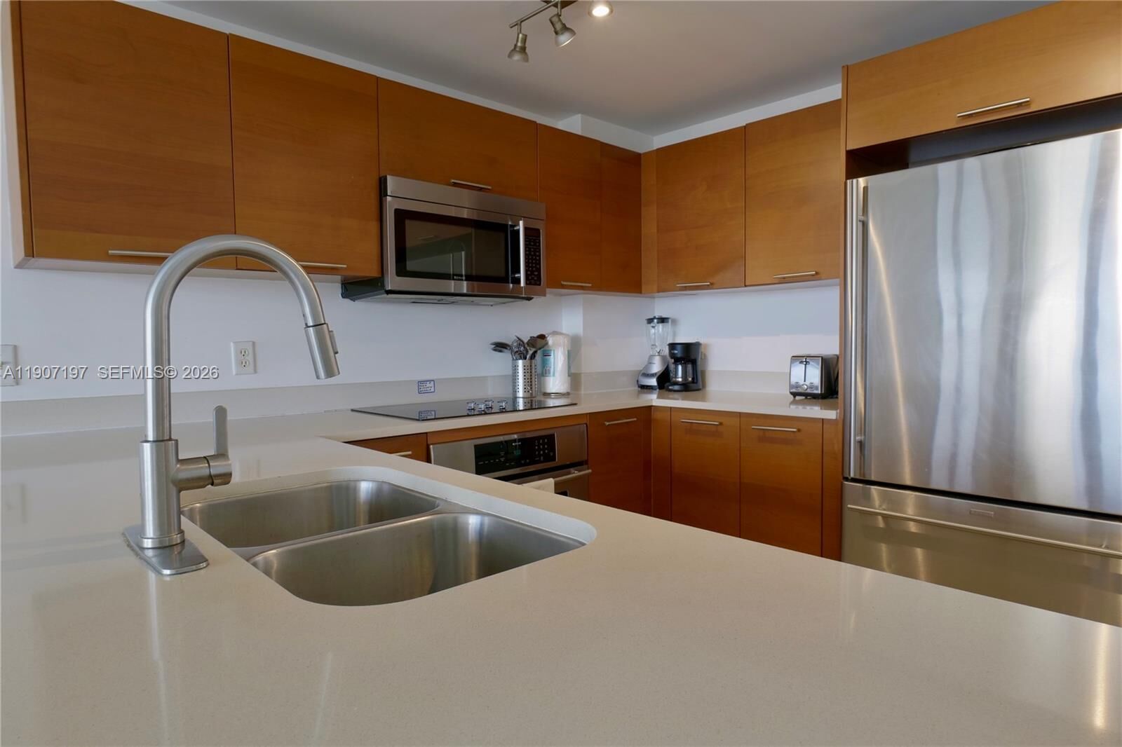 Property Photo:  3250 NE 1st Ave 910  FL 33137 