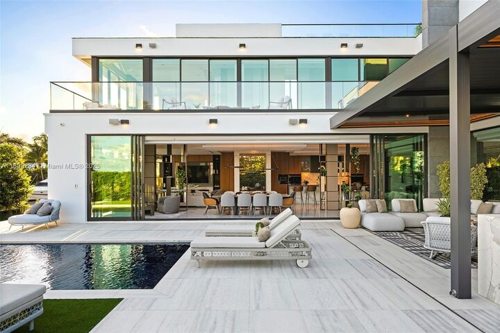 Property Photo: 790 Lake Rd FL 33137