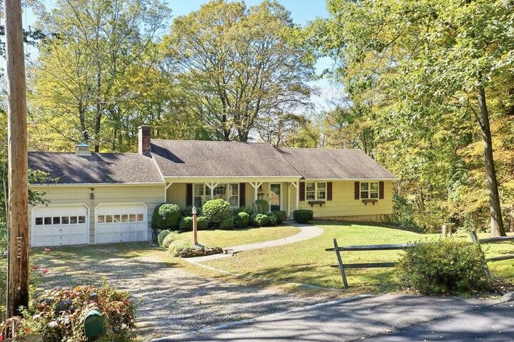 Property Photo:  10 Shady Lane  CT 06896 