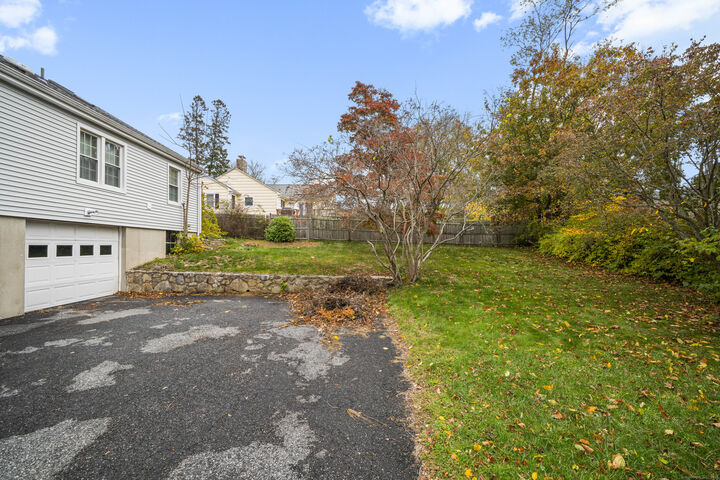 Property Photo:  5 Wiemes Court  CT 06385 