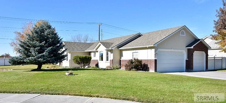 Property Photo:  1529 Sunny Pine Way  ID 83404 