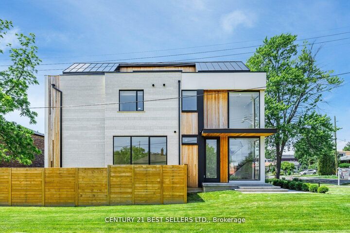 Property Photo: 739 Ebony Avenue ON L5E 1V9