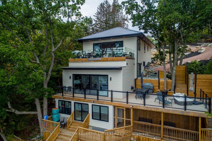 Property Photo: 1416 Northey'S Bay Road ON K0L 3E0