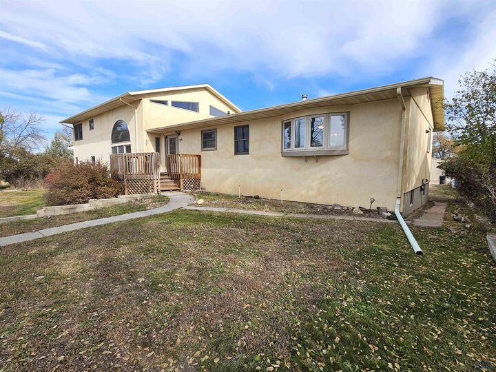 Property Photo:  109 N Washington Av  SD 57735 