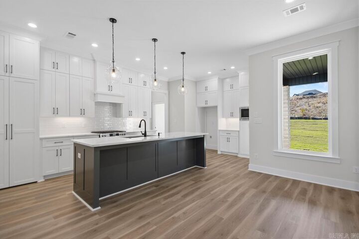 Property Photo:  533 Valley Oak Dr  AR 72120 