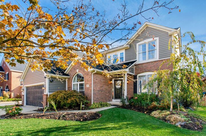 Property Photo: 382 Canterbury Court OH 43082