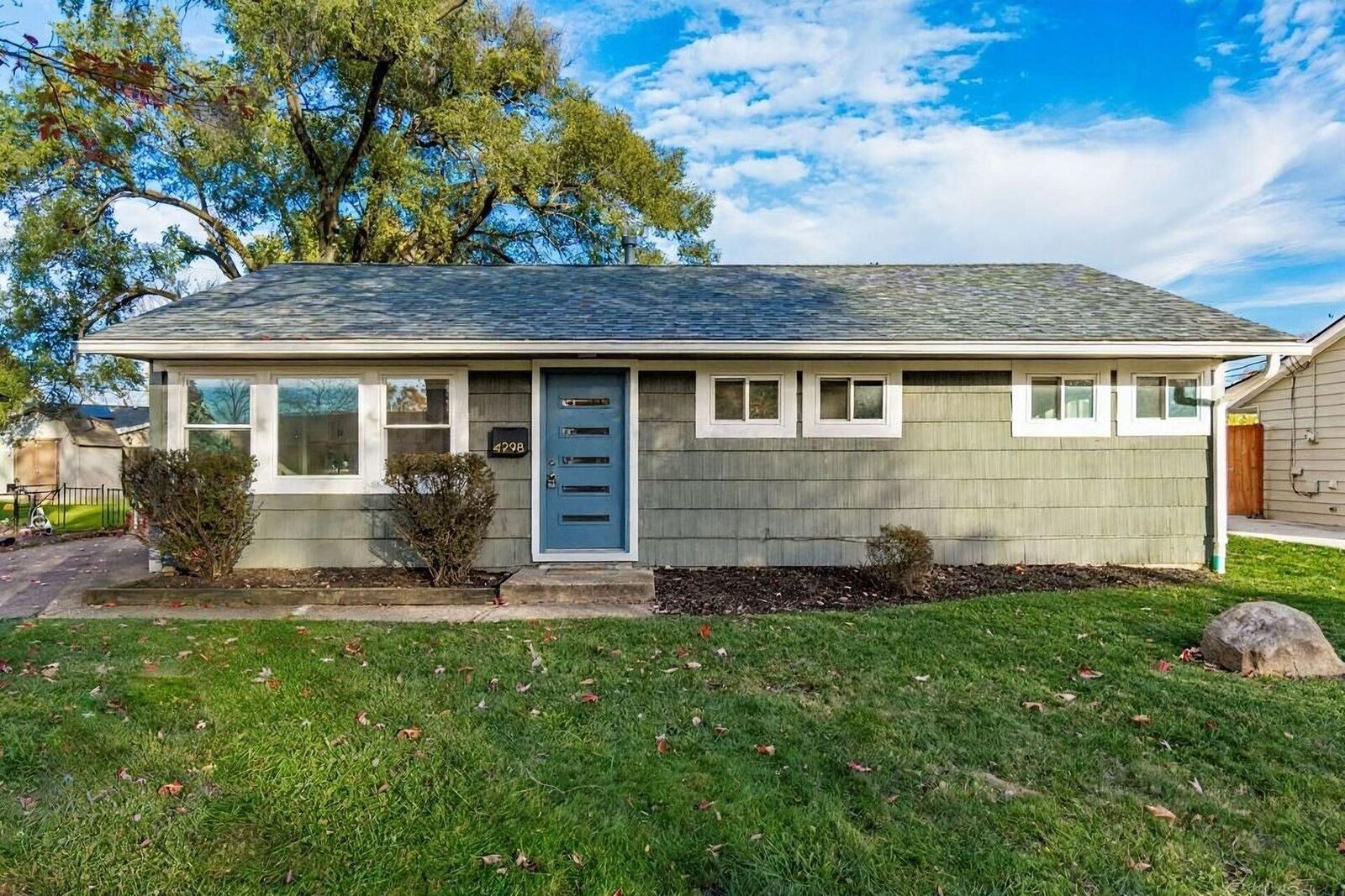 Property Photo: 4298 Kerr Drive OH 43026