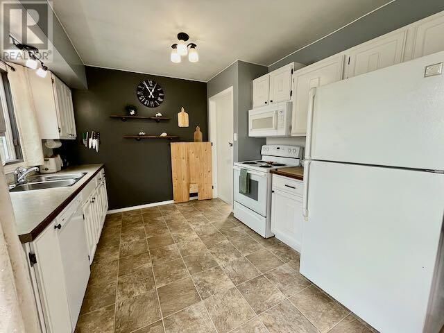 Property Photo: 123 Wabigoon Dr ON P8N 1W4