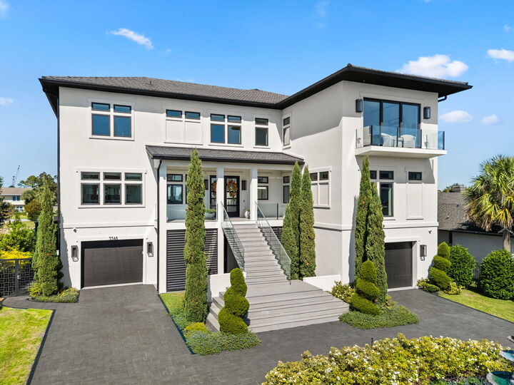 Property Photo: 3348 Edgewater Drive FL 32563