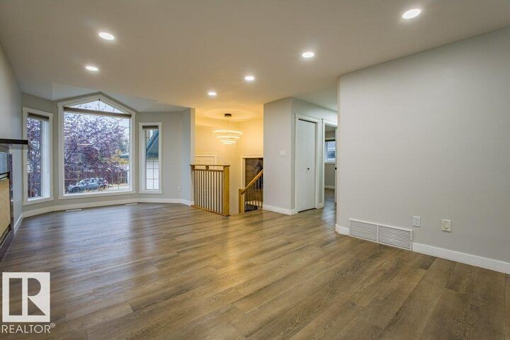 Photo de la propriété: 52 Jefferson Rd NW AB T6L 6R9