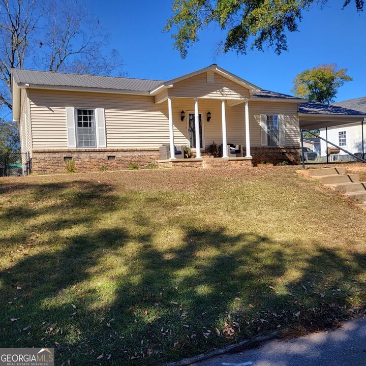 Property Photo: 313 Williams Street AL 36854