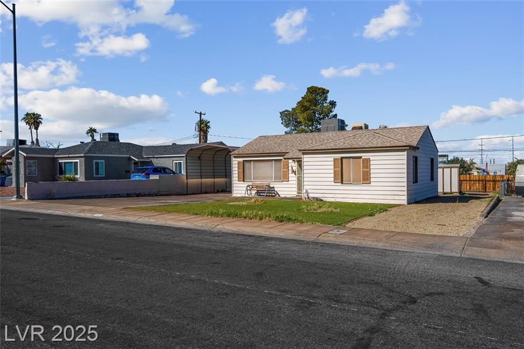 Property Photo:  32 Mallory Street  NV 89015 