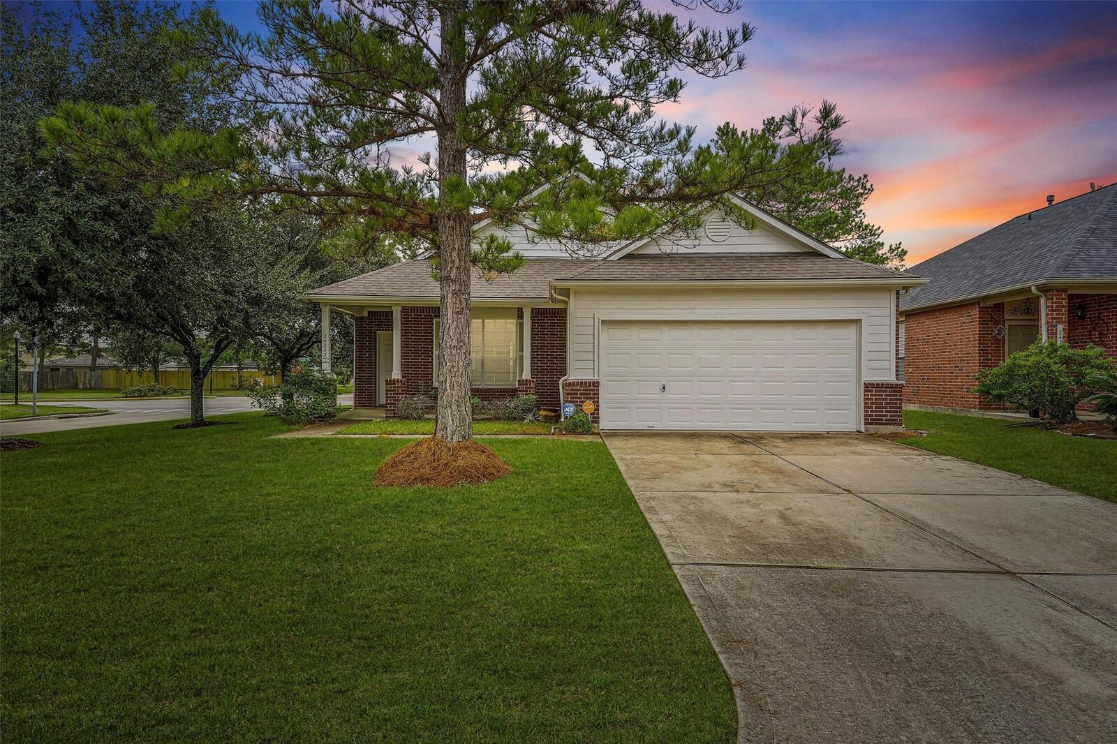 Property Photo:  24203 Pinecreek Point  TX 77373 