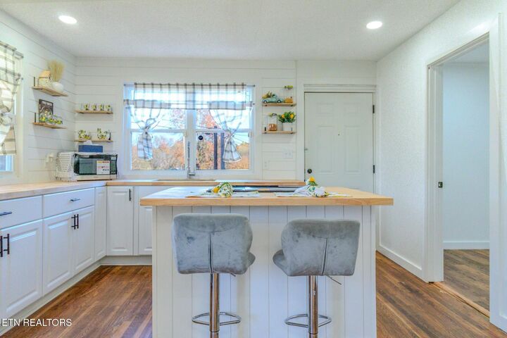 Property Photo: 233 S Benedict Ave TN 37830