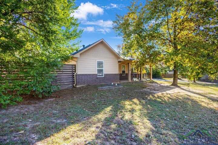 Property Photo:  300 N Evenside St  TX 75654 