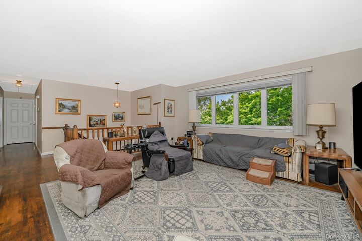 Property Photo:  16 Sue-Ann Court  NY 11703 