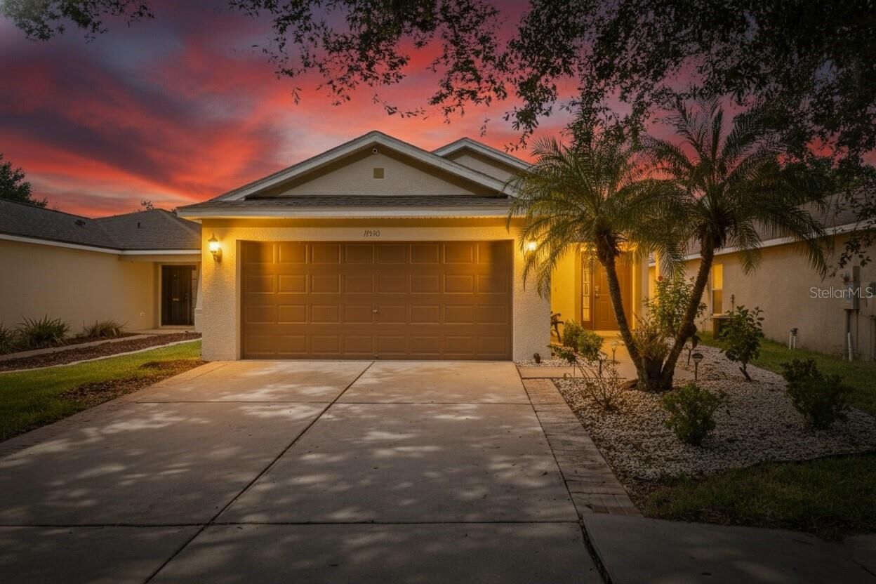 Property Photo: 11550 Crestlake Village Drive FL 33569