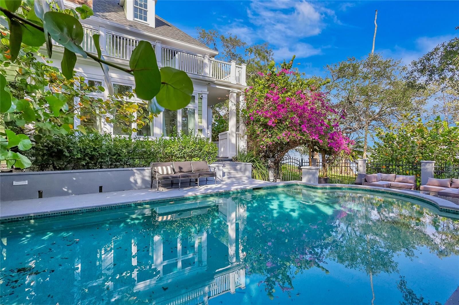 Property Photo: 6220 Bayshore Boulevard FL 33611