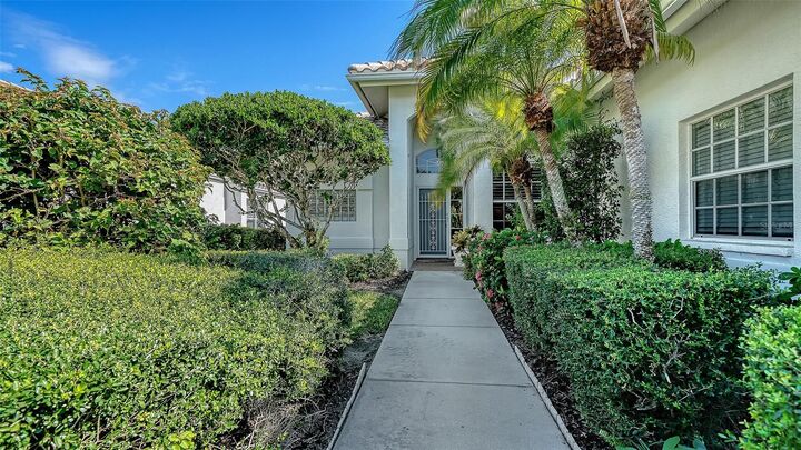 Property Photo: 3846 Alamanda Drive FL 34238