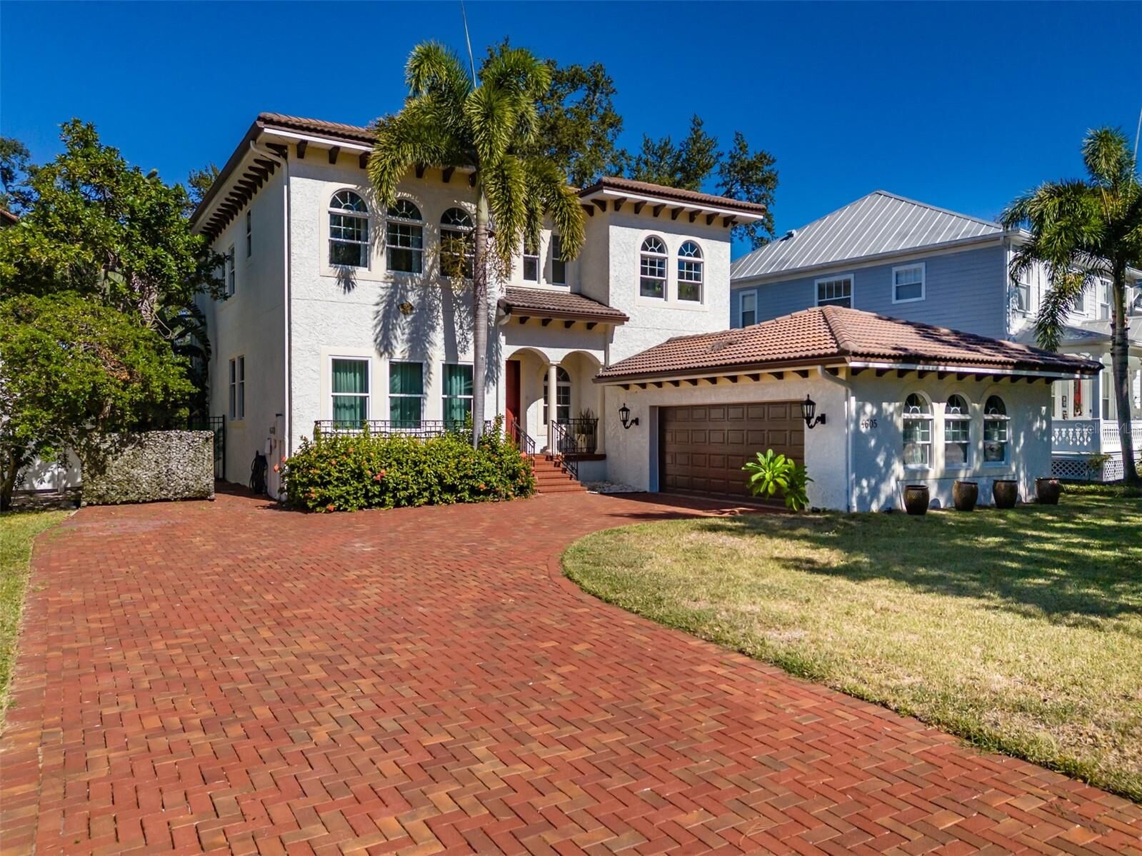 Property Photo: 4605 W Vasconia Street FL 33629