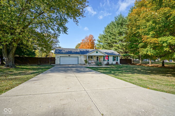 Property Photo:  420 N Manifold Street  IN 46048 