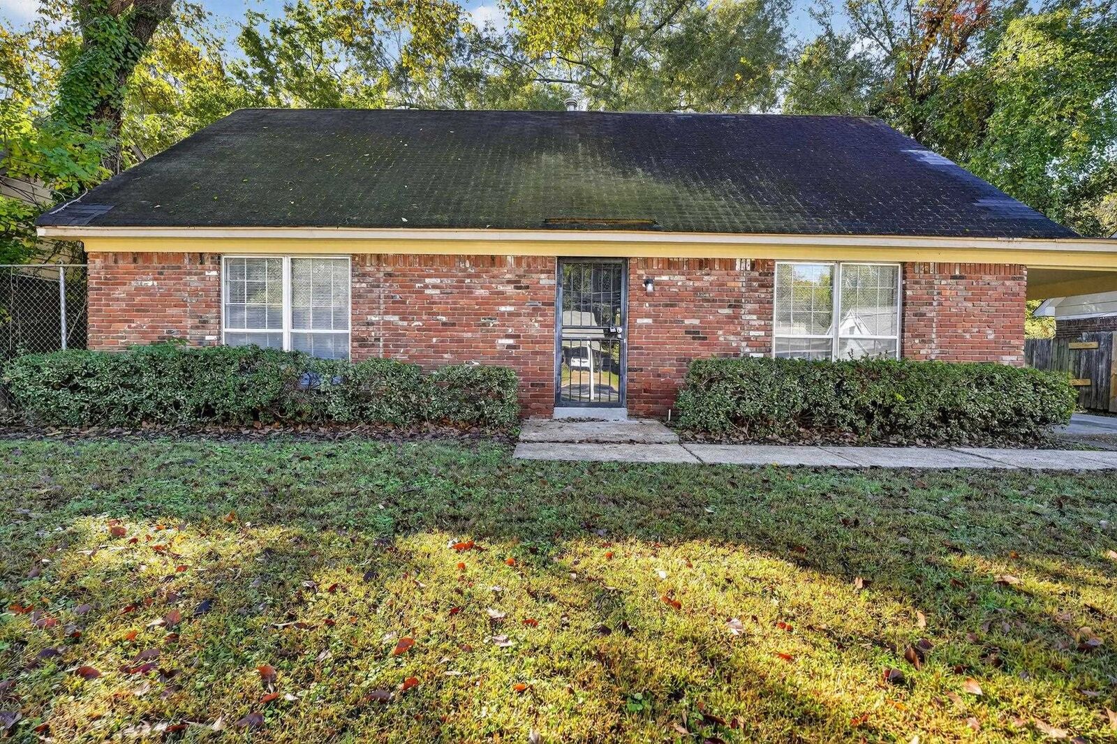 Property Photo: 1673 Gowan Dr TN 38127