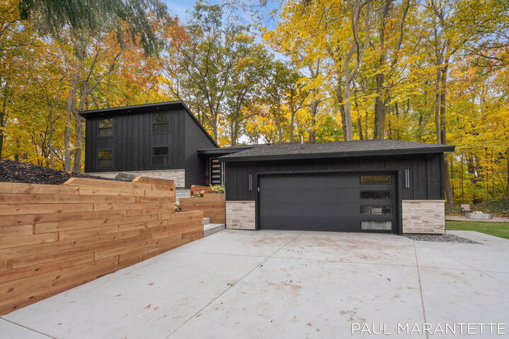 Property Photo: 9421 Lakeview Court MI 49460