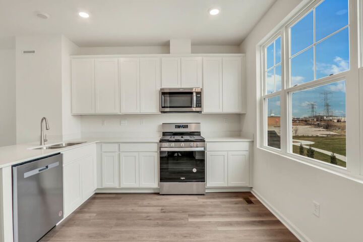 Property Photo: 585 Yosemite Way IL 60060