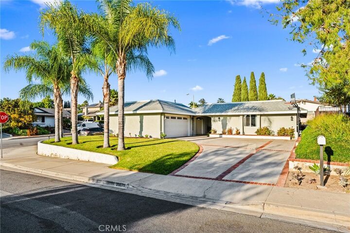 Property Photo:  25571 Vesuvia  CA 92691 