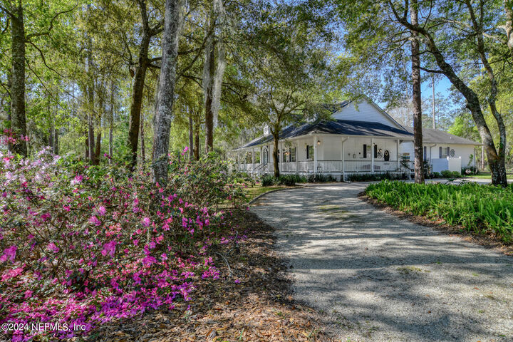 Property Photo: 1155 Cousintown Road FL 32148