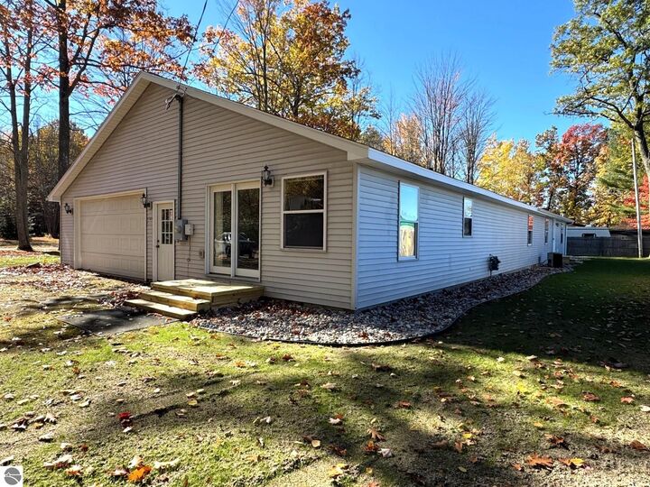 Property Photo: 2385 W Houghton Lake Drive MI 48629
