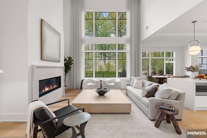 Property Photo:  2 Stone Bridge Court  NJ 07627 