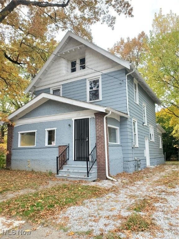 Property Photo: 830 Sumner Street OH 44311