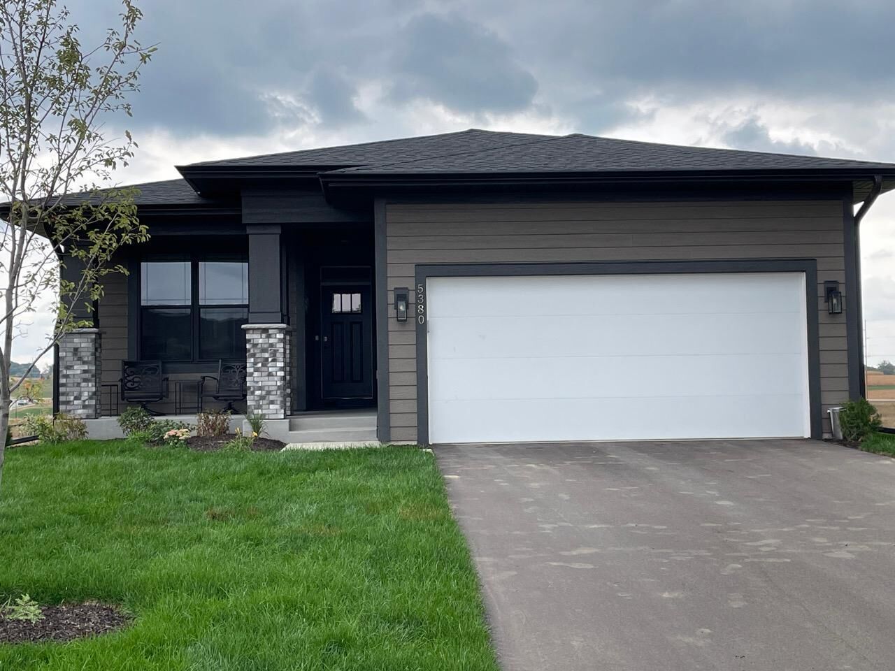 Property Photo: 5380 Robinwood Court MN 55318