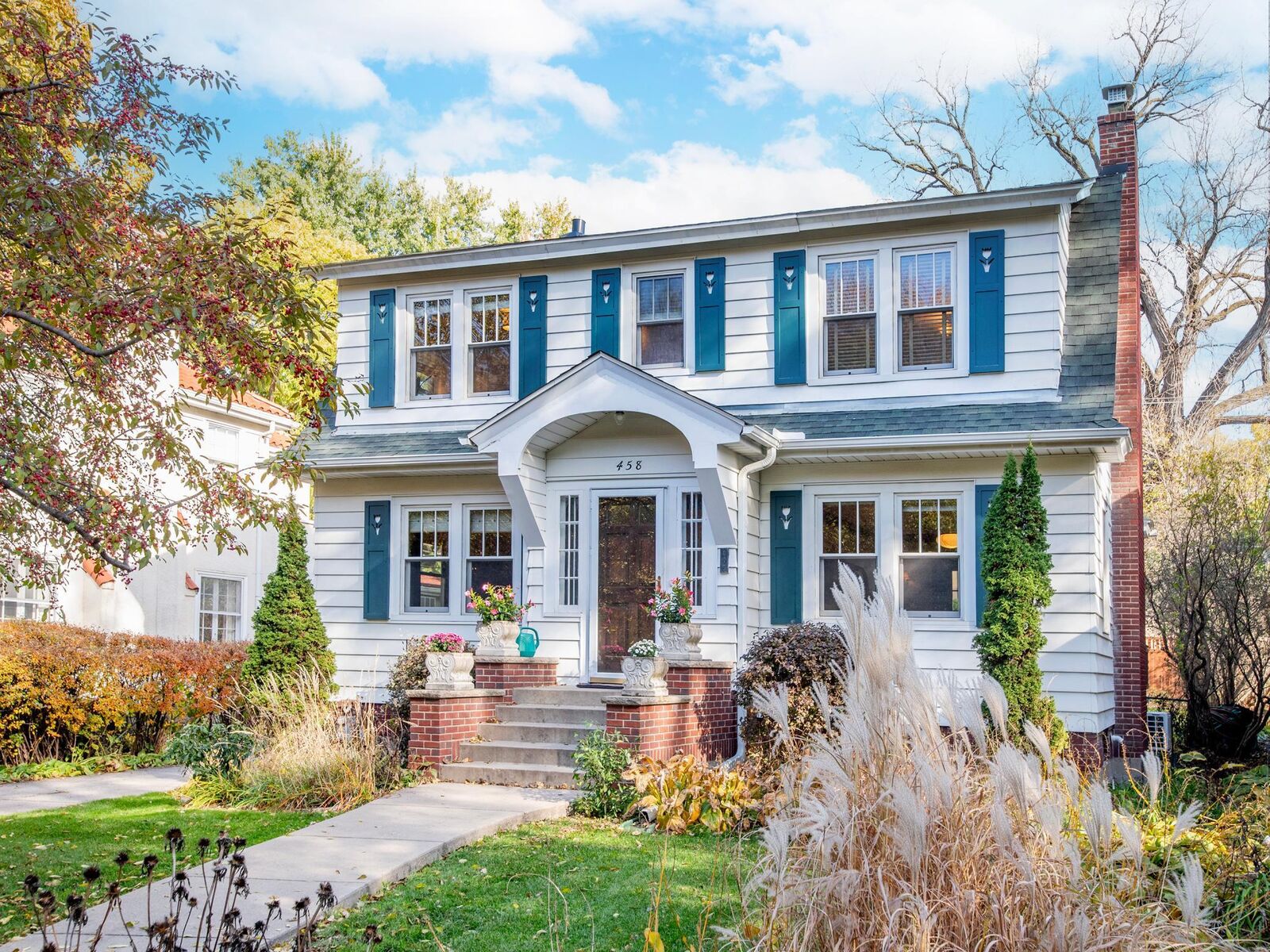 Property Photo:  458 Otis Avenue  MN 55104 