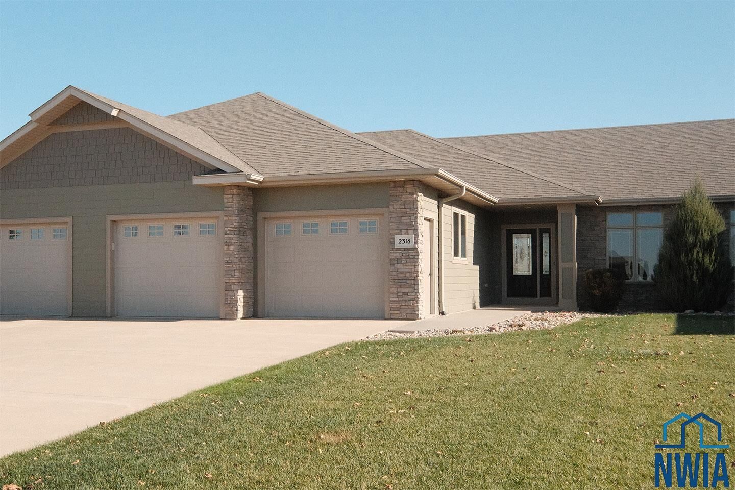 Property Photo:  2318 Riviera Road  IA 51250 