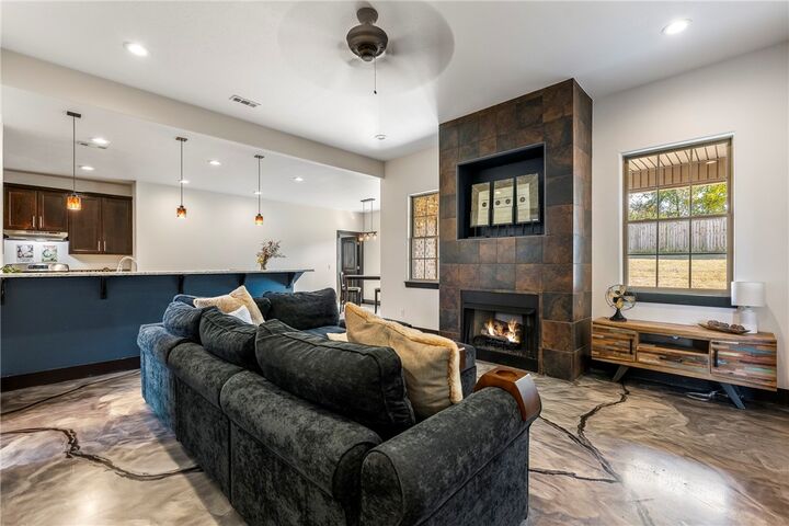 Property Photo: 123 Cowans Street AR 72745