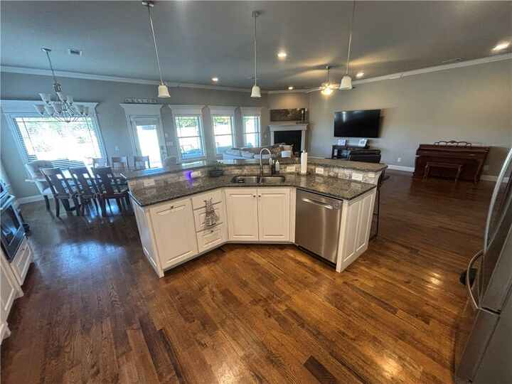 Property Photo:  704 Quail Run  AR 72762 