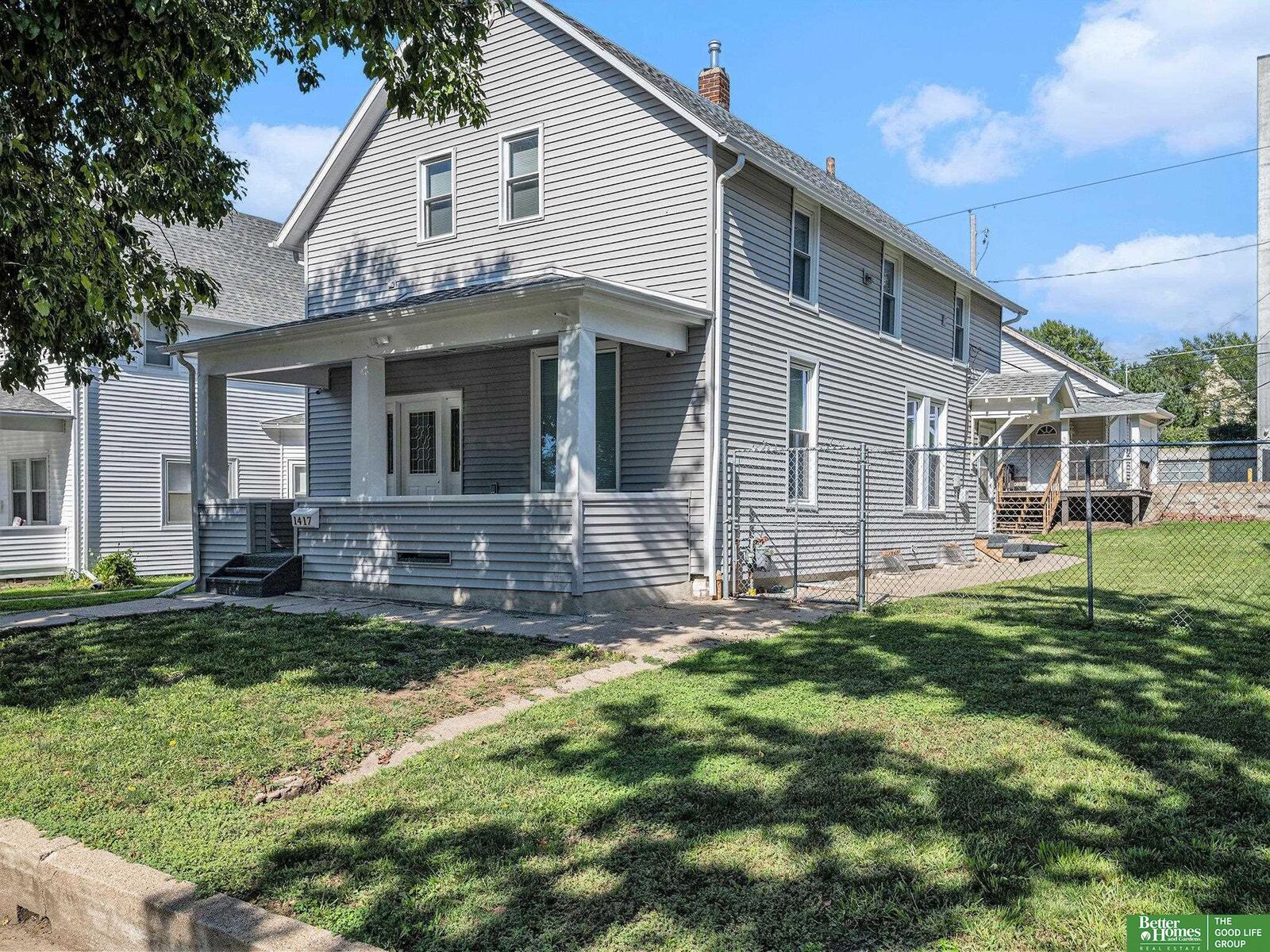Property Photo: 1417 S 11th Street NE 68108