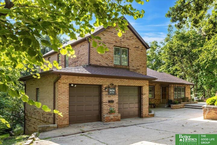 Property Photo: 9674 N 30 Street NE 68112