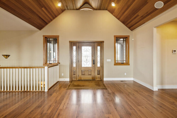 Property Photo: 6346 Stoneridge Drive OR 97601